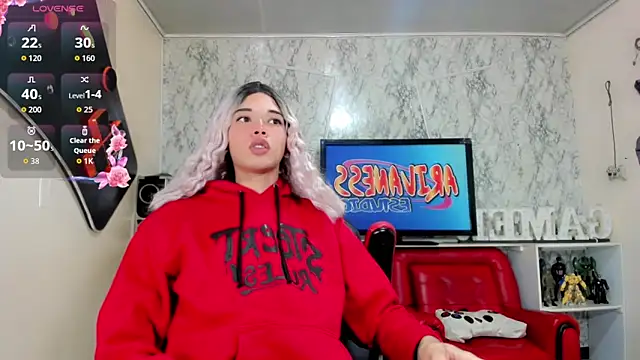 Snapshot of Madison_Mujica chatting on 10.08.25 Madison Mujica online show from 10.08.25