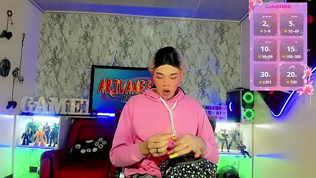 Snapshot of Madison_Mujica chatting on 10.20.25 Madison Mujica online show from 10.20.25