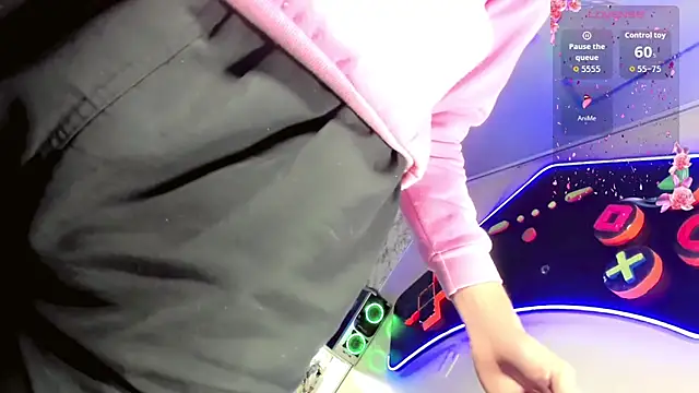 Snapshot of Madison_Mujica chatting on 10.21.25 Madison Mujica online show from 10.21.25