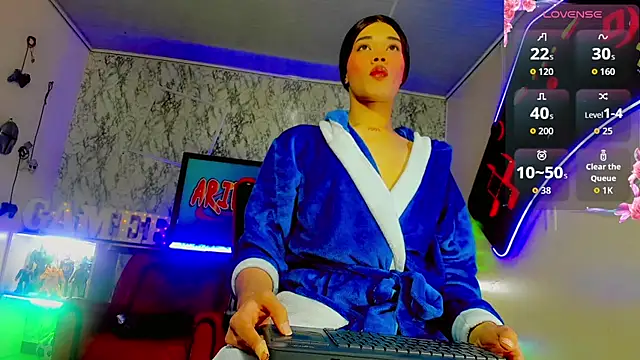 Snapshot of Madison_Mujica chatting on 11.06.25 Madison Mujica online show from 11.06.25