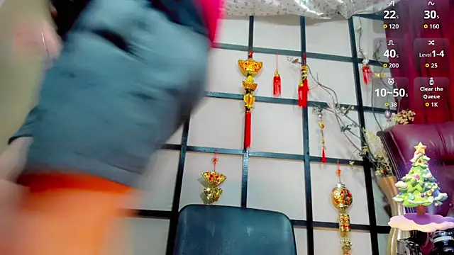 Snapshot of Madison_Mujica chatting on 11.30.25 Madison Mujica online show from 11.30.25