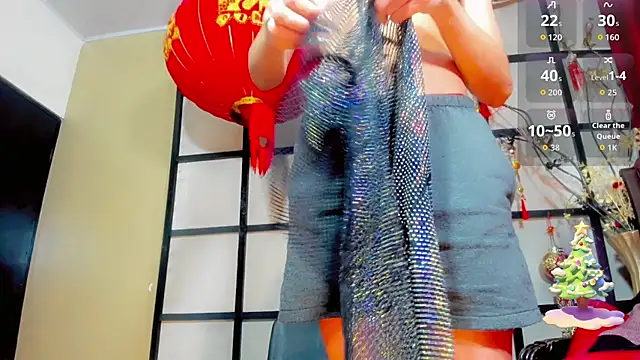 Snapshot of Madison_Mujica chatting on 12.01.25 Madison Mujica online show from 12.01.25