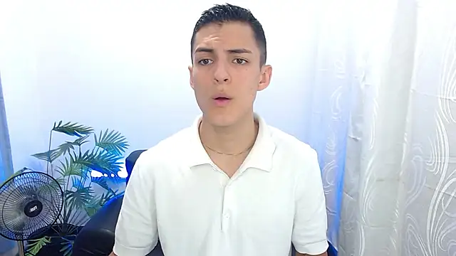 Snapshot of Matiius18 chatting on 09.16.25 Matiius18 online show from 09.16.25
