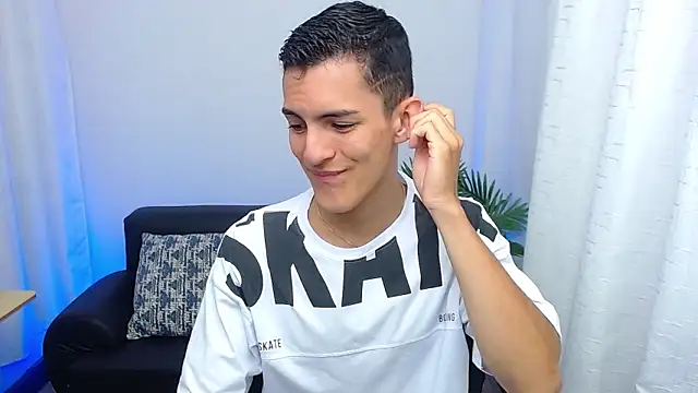 Snapshot of Matiius18 chatting on 10.07.25 Matiius18 online show from 10.07.25