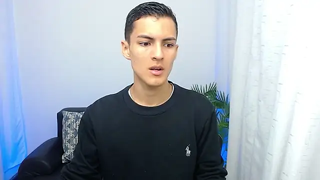 Snapshot of Matiius18 chatting on 10.18.25 Matiius18 online show from 10.18.25