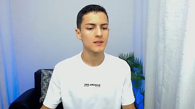 Snapshot of Matiius18 chatting on 10.19.25 Matiius18 online show from 10.19.25