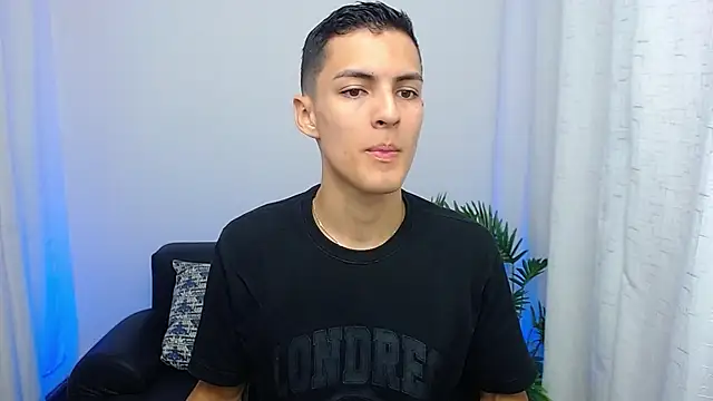 Snapshot of Matiius18 chatting on 10.24.25 Matiius18 online show from 10.24.25