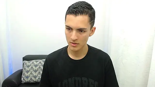 Snapshot of Matiius18 chatting on 11.01.25 Matiius18 online show from 11.01.25