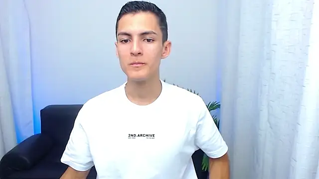 Snapshot of Matiius18 chatting on 11.05.25 Matiius18 online show from 11.05.25