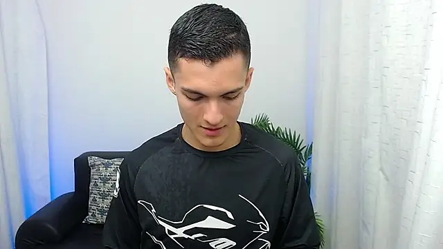 Snapshot of Matiius18 chatting on 11.08.25 Matiius18 online show from 11.08.25