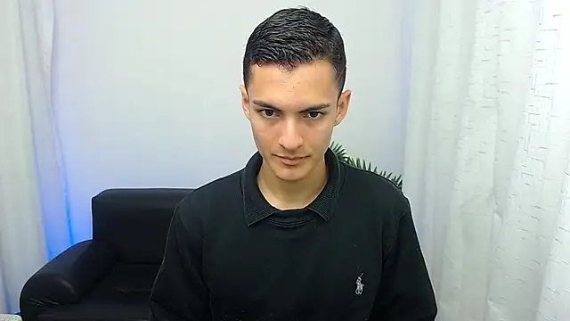 Snapshot of Matiius18 chatting on 11.14.25 Matiius18 online show from 11.14.25