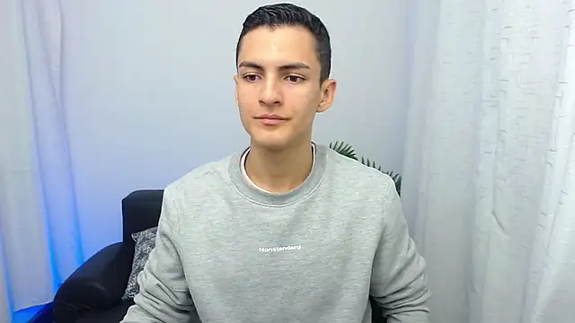 Snapshot of Matiius18 chatting on 11.20.25 Matiius18 online show from 11.20.25