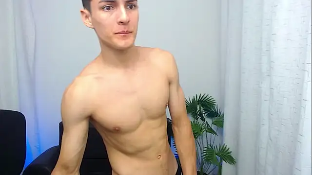 Snapshot of Matiius18 chatting on 12.04.25 Matiius18 online show from 12.04.25