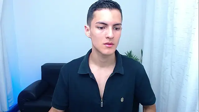 Snapshot of Matiius18 chatting on 12.14.25 Matiius18 online show from 12.14.25