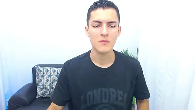 Snapshot of Matiius18 chatting on 12.15.25 Matiius18 online show from 12.15.25