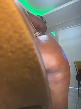 BQueen223 online show from 10.26.25