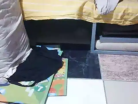 Snapshot of Mayumie05 chatting on 09.10.25 Mayumie05 online show from 09.10.25