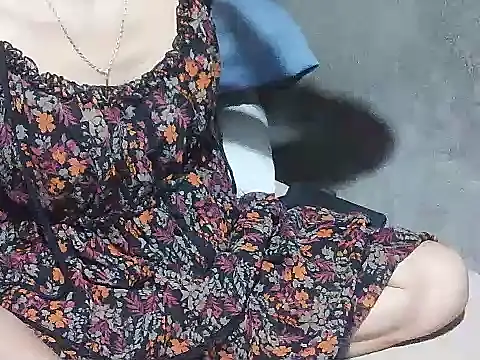 Snapshot of Mayumie05 chatting on 10.22.25 Mayumie05 online show from 10.22.25