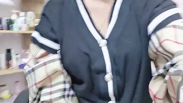 Snapshot of MichiLovely chatting on 09.22.25 MichiLovely online show from 09.22.25