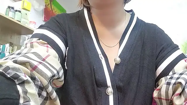 Snapshot of MichiLovely chatting on 12.16.25 MichiLovely online show from 12.16.25