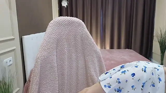 daniellia  online show from 09.23.25