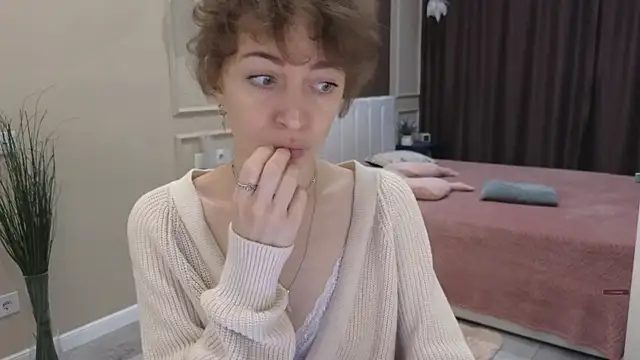 daniellia  online show from 10.14.25