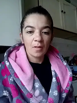 alinaalinutzq online show from 11.23.25