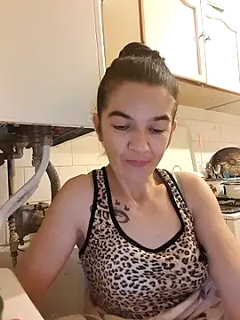 alinaalinutzq online show from 11.29.25