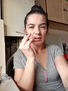 alinaalinutzq online show from 12.16.25