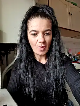 alinaalinutzq online show from 12.17.25