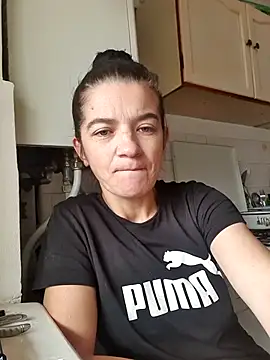 alinaalinutzq online show from 12.20.25