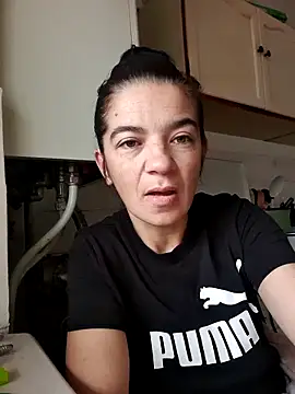 alinaalinutzq online show from 12.21.25