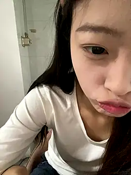 Snapshot of MengMeng0515 chatting on 11.15.25 MengMeng0515 online show from 11.15.25