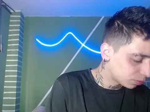 Snapshot of xalejo_max chatting on 12.15.25 xalejo max online show from 12.15.25