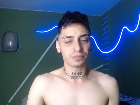 Snapshot of xalejo_max chatting on 12.21.25 xalejo max online show from 12.21.25