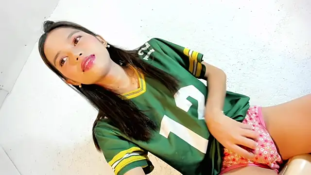 CUTIE GIRLSX online show from 06.23.26