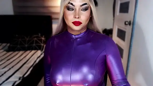 xTrixieMae online show from 01.12.26