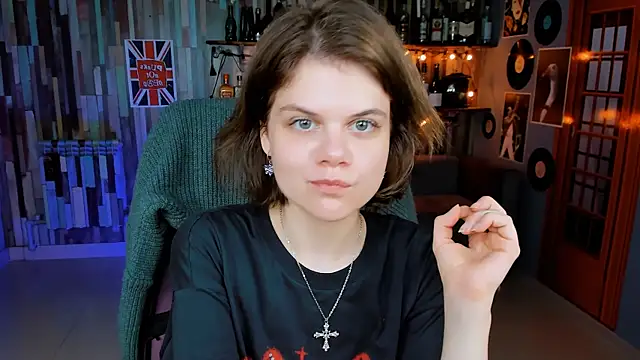 Snapshot of EllieMurler chatting on 11.15.25 EllieMurler online show from 11.15.25