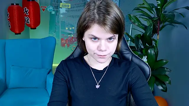 Snapshot of EllieMurler chatting on 11.21.25 EllieMurler online show from 11.21.25