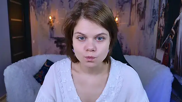 Snapshot of EllieMurler chatting on 11.26.25 EllieMurler online show from 11.26.25