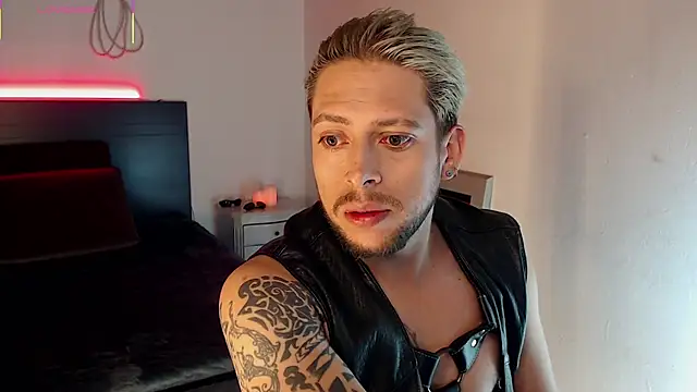 Snapshot of MaaxxxRider chatting on 11.01.25 MaaxxxRider online show from 11.01.25