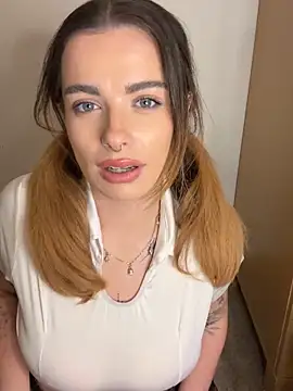 Snapshot of PiperPassionX chatting on 10.16.25 PiperPassionX online show from 10.16.25
