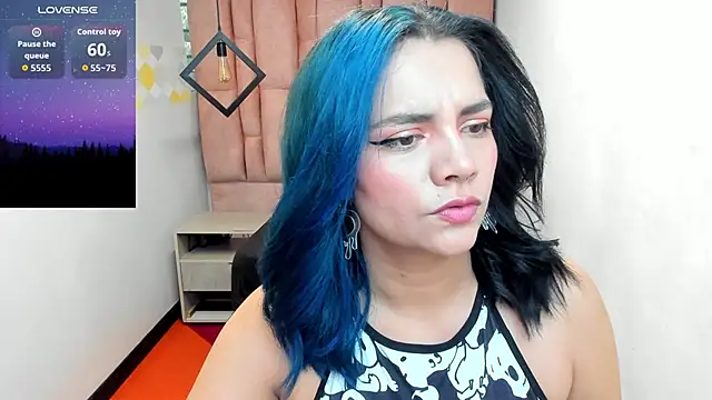 Kiara Cruz   online show from 10.07.25