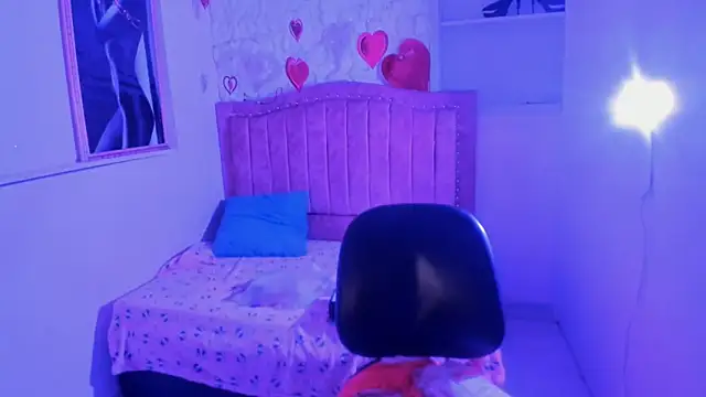 Snapshot of candela_ruiz chatting on 09.12.25 candela ruiz online show from 09.12.25