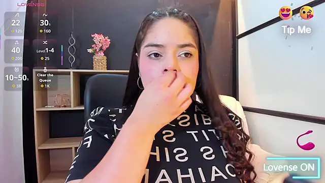 Snapshot of sunnypaytton chatting on 09.19.25 sunnypaytton online show from 09.19.25