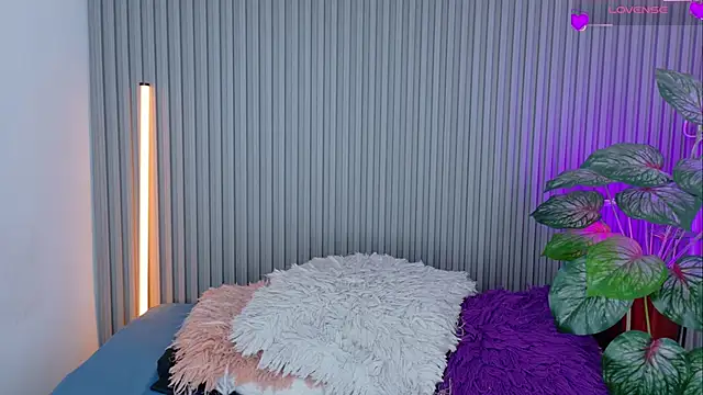 Celeste Presstigge online show from 03.05.26