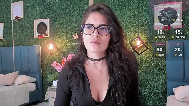 Linagh  online show from 10.18.25