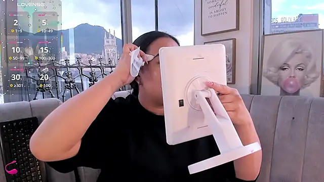 Snapshot of Zoey_thompson chatting on 10.15.25 Zoey thompson online show from 10.15.25