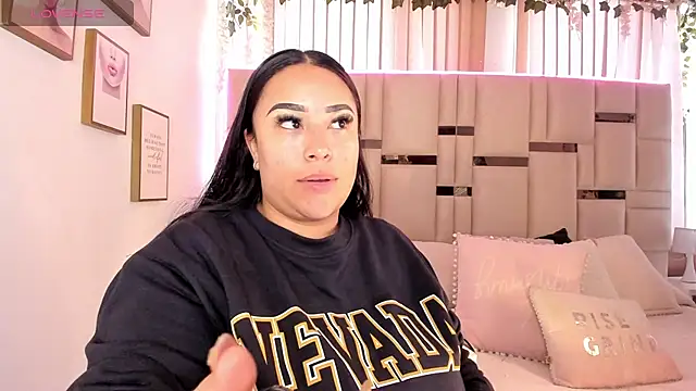 Snapshot of Zoey_thompson chatting on 11.14.25 Zoey thompson online show from 11.14.25