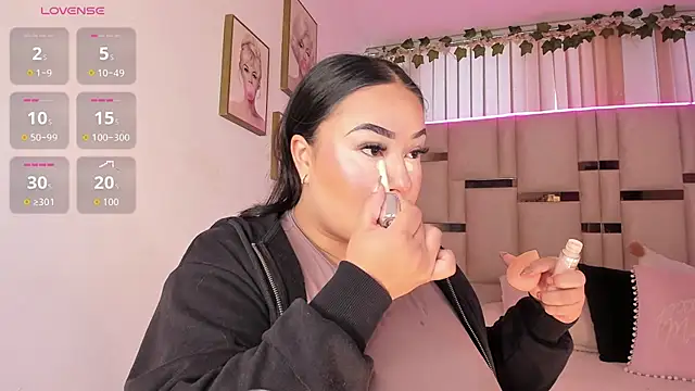 Snapshot of Zoey_thompson chatting on 11.15.25 Zoey thompson online show from 11.15.25